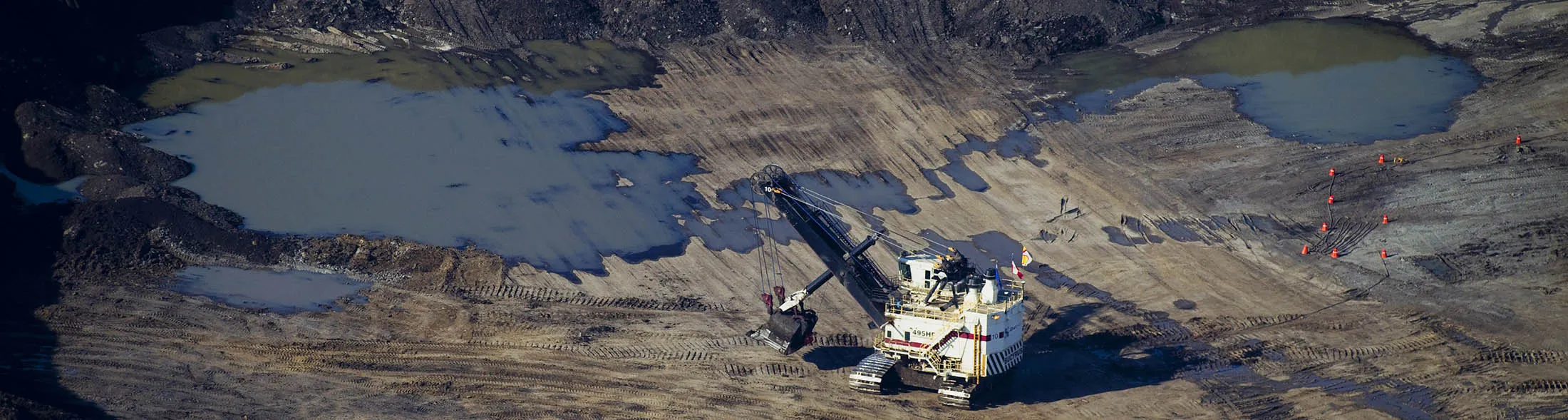 1487811517_canada oil sands lede