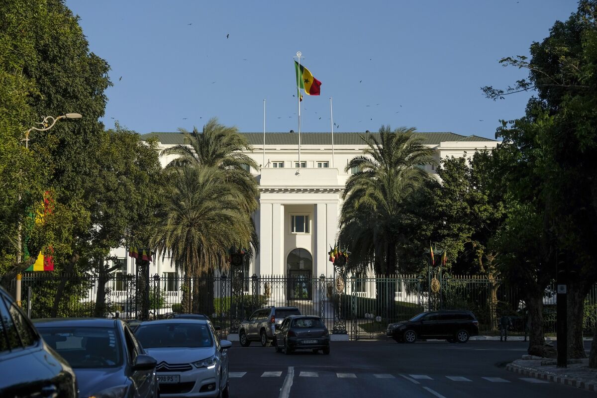 Senegal Trade Minister Says Government Open to Debt Restructure