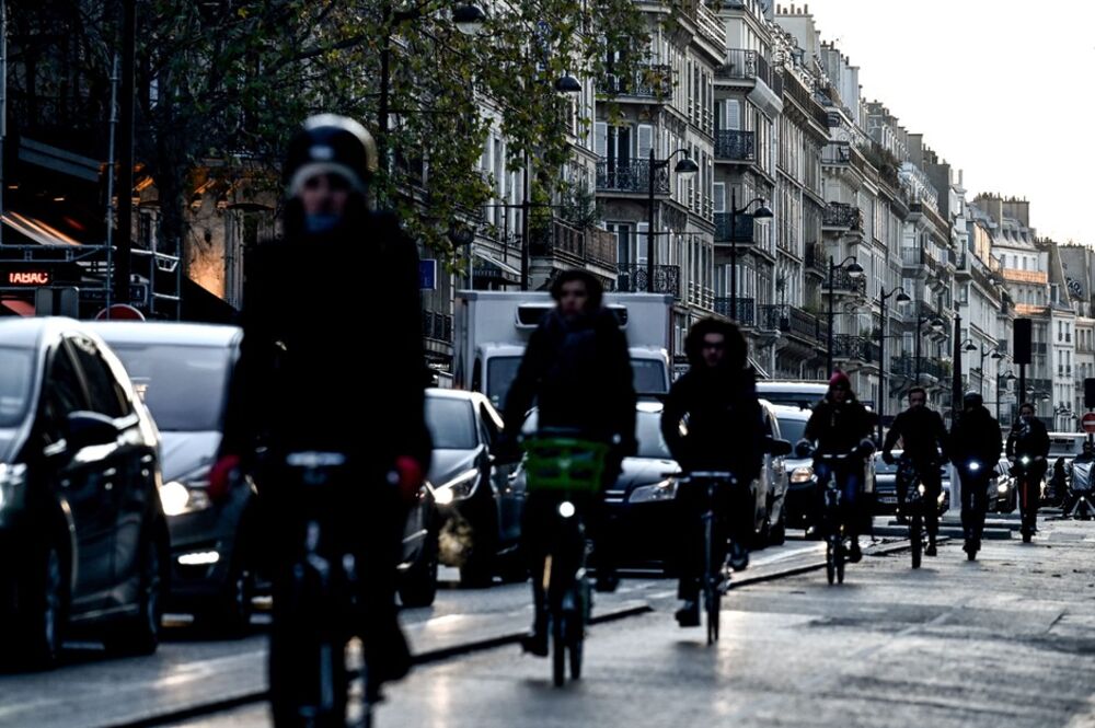 Paris Mayor Pledges A Greener 15 Minute City Bloomberg