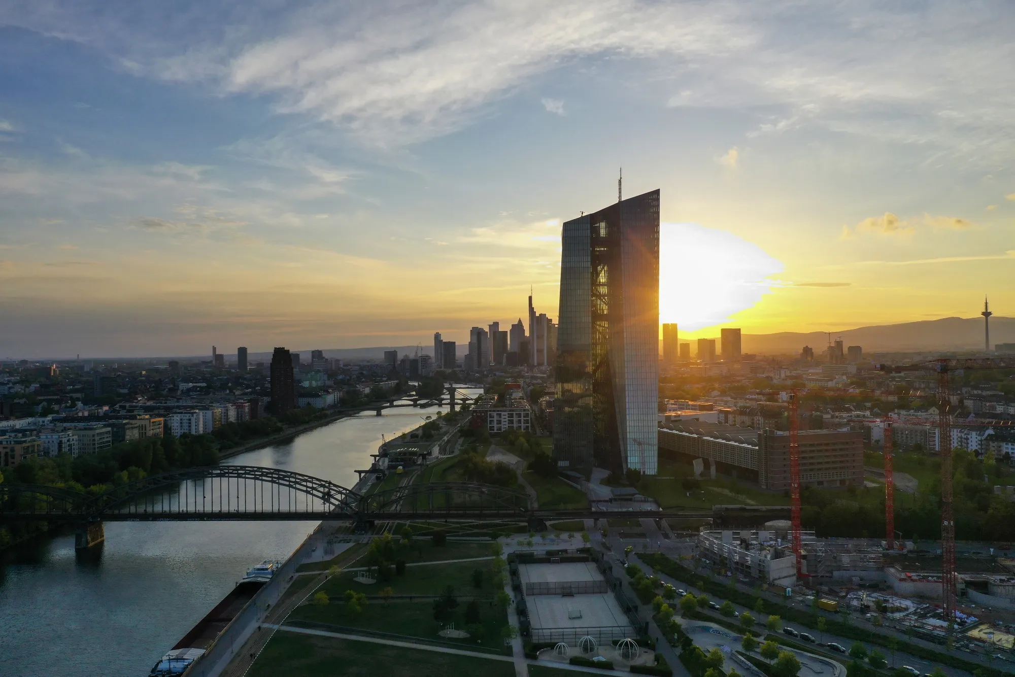 Euro Bears Push Back Ahead Of ECB Virtual Rate Announcement 