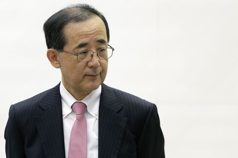 Softbank Succeeds Where Shirakawa Struggled as M&A Weakens Yen