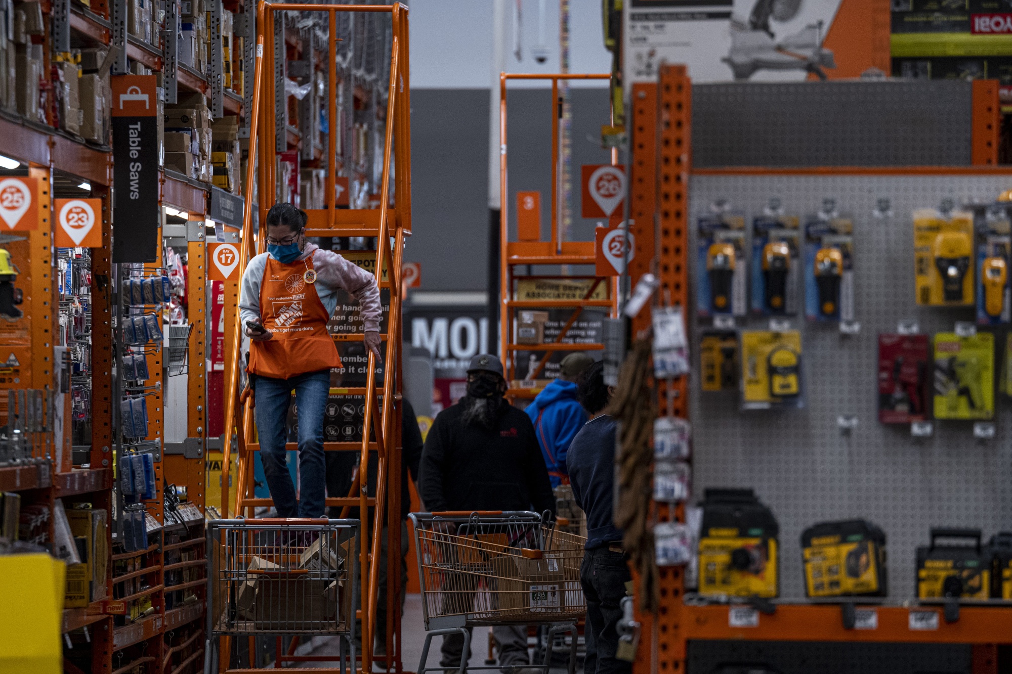 Home Depot sales slump after COVID-fueled housing boom