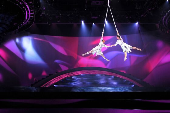 Cirque du Soleil Gets Quebec Help in Mopping Up Debt Load