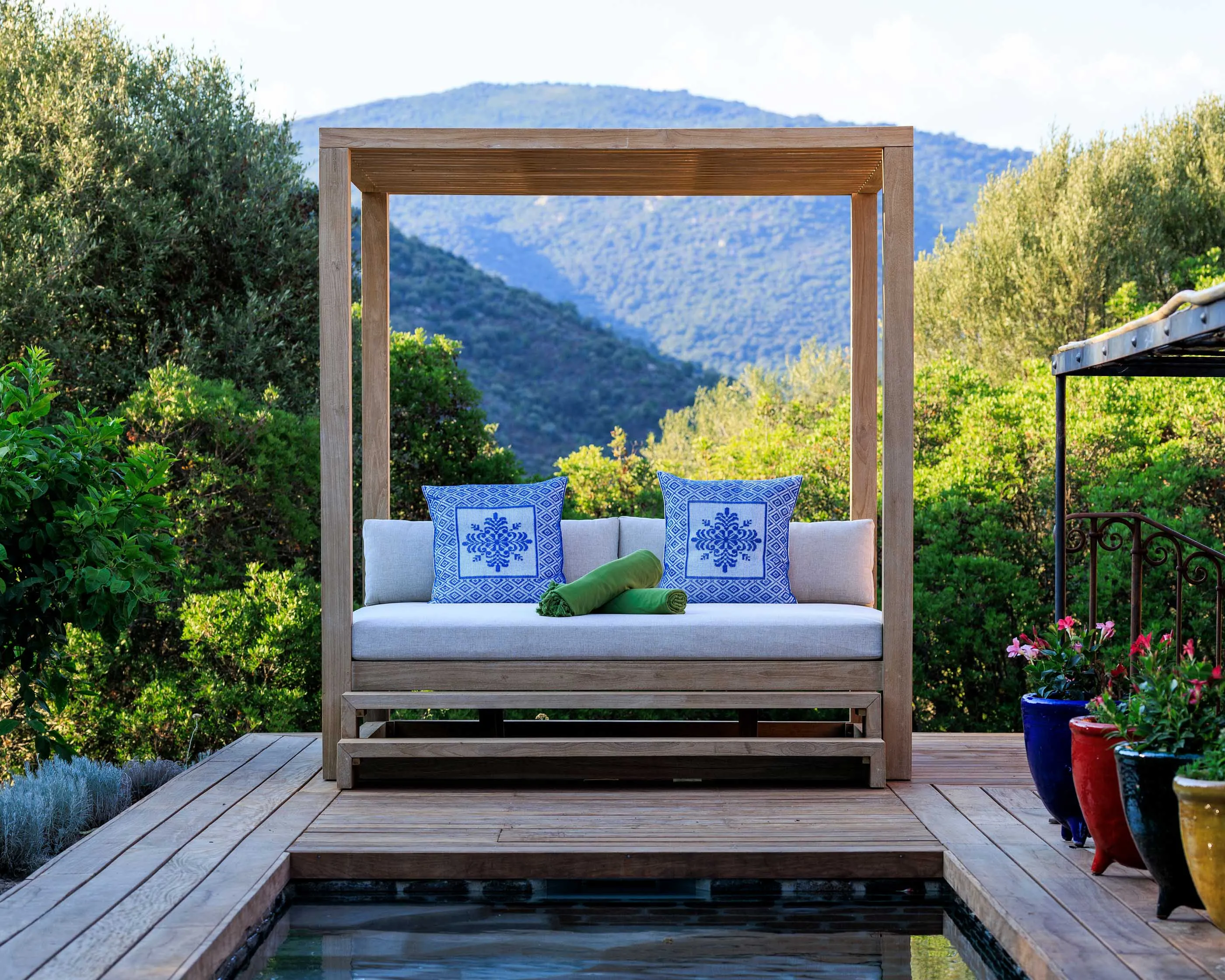 The expansive deck of the Amandula Suite at A Mandria di Murtoli, with its own plunge pool.