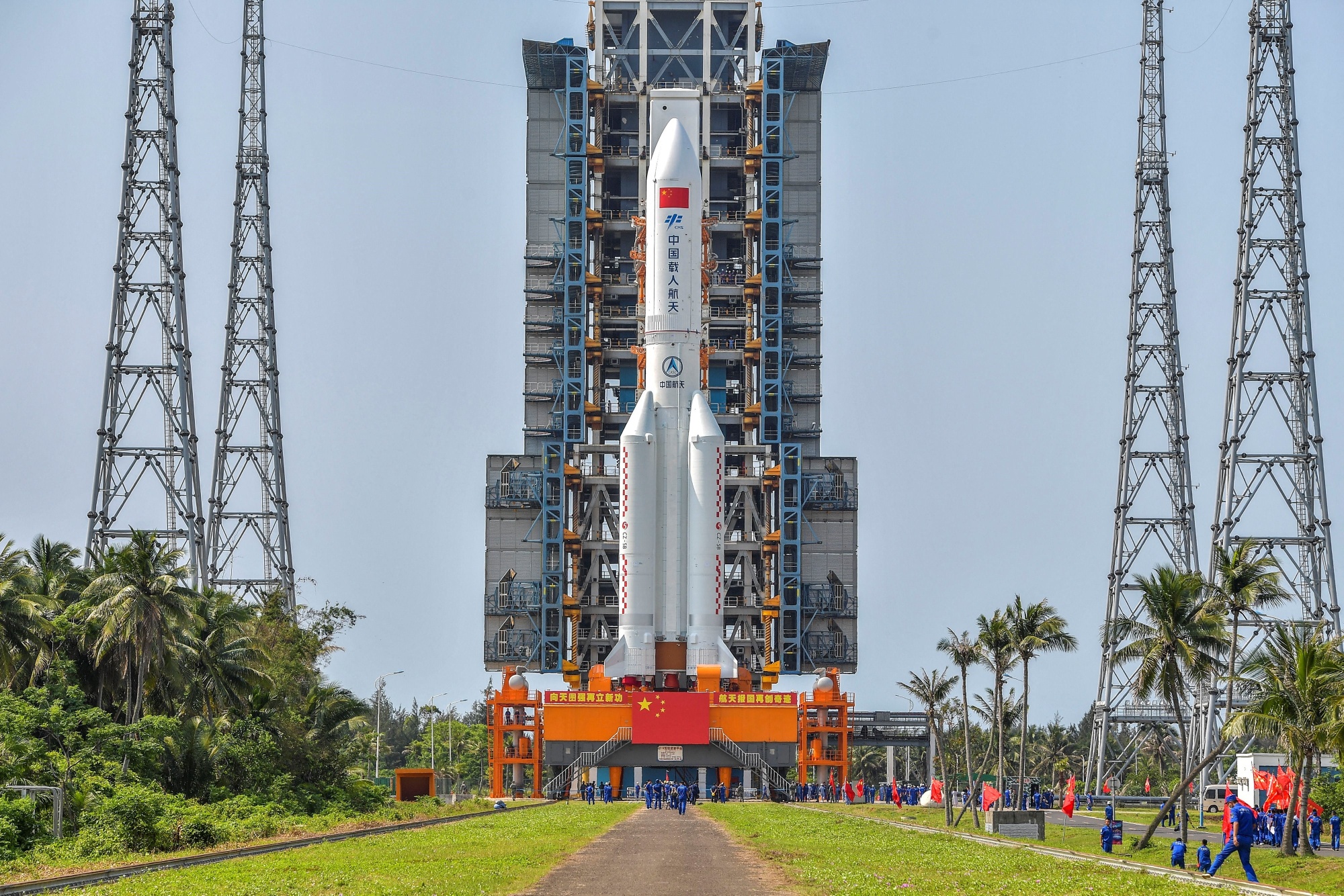 中国の大型ロケット、残骸が大気圏再突入－情報共有ないと米国は