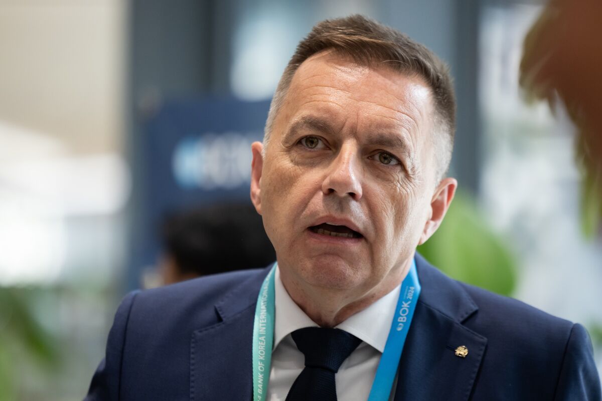 ECB’s Kazimir Urges Vigilance on Upside Risks to Inflation