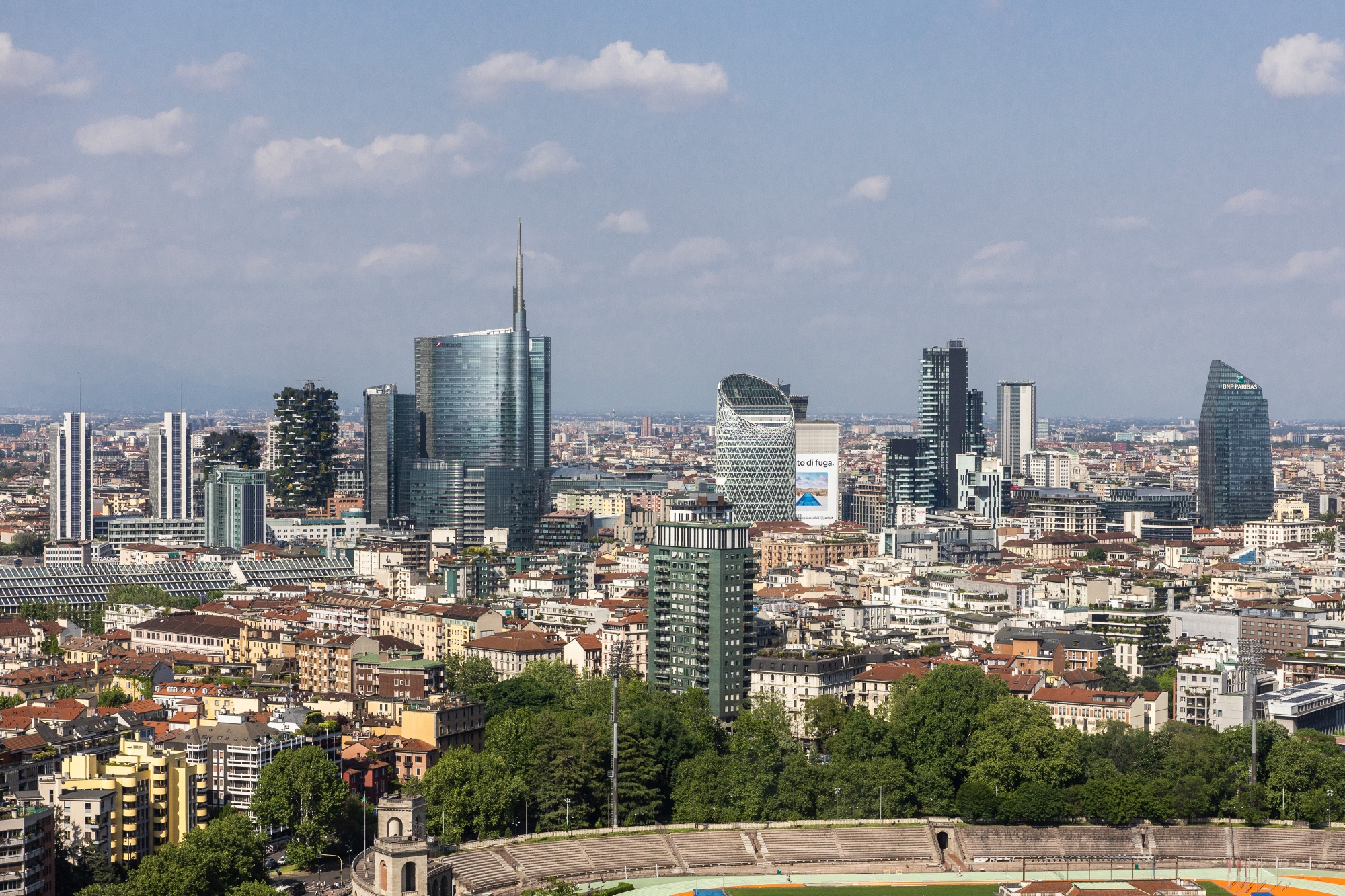 Milan Push to Lure World's Wealthy Stokes Boom and Backlash - Bloomberg