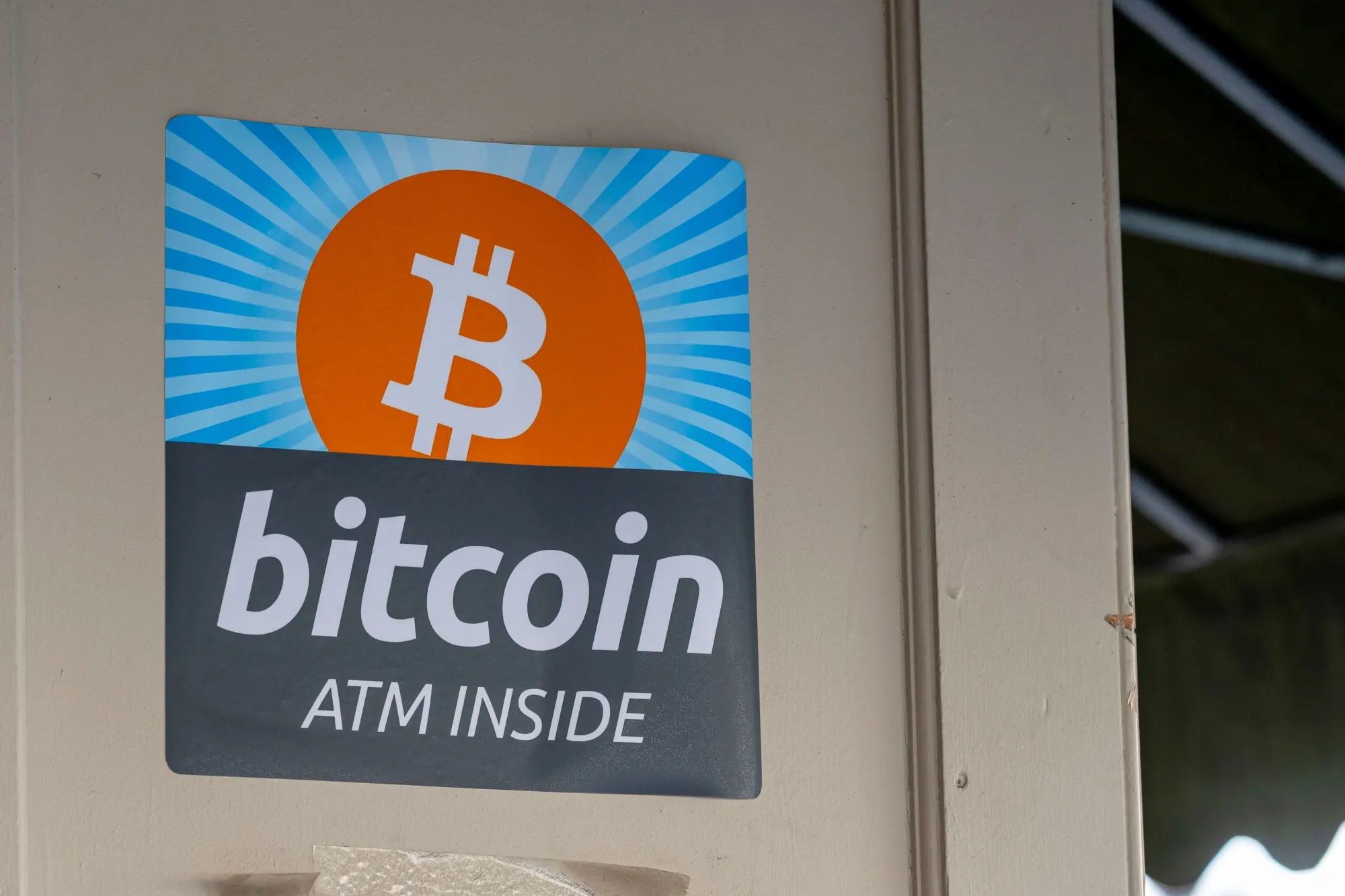 ビットコイン下落、リスク資産を警戒－米中の通商巡り緊張高まる - Bloomberg