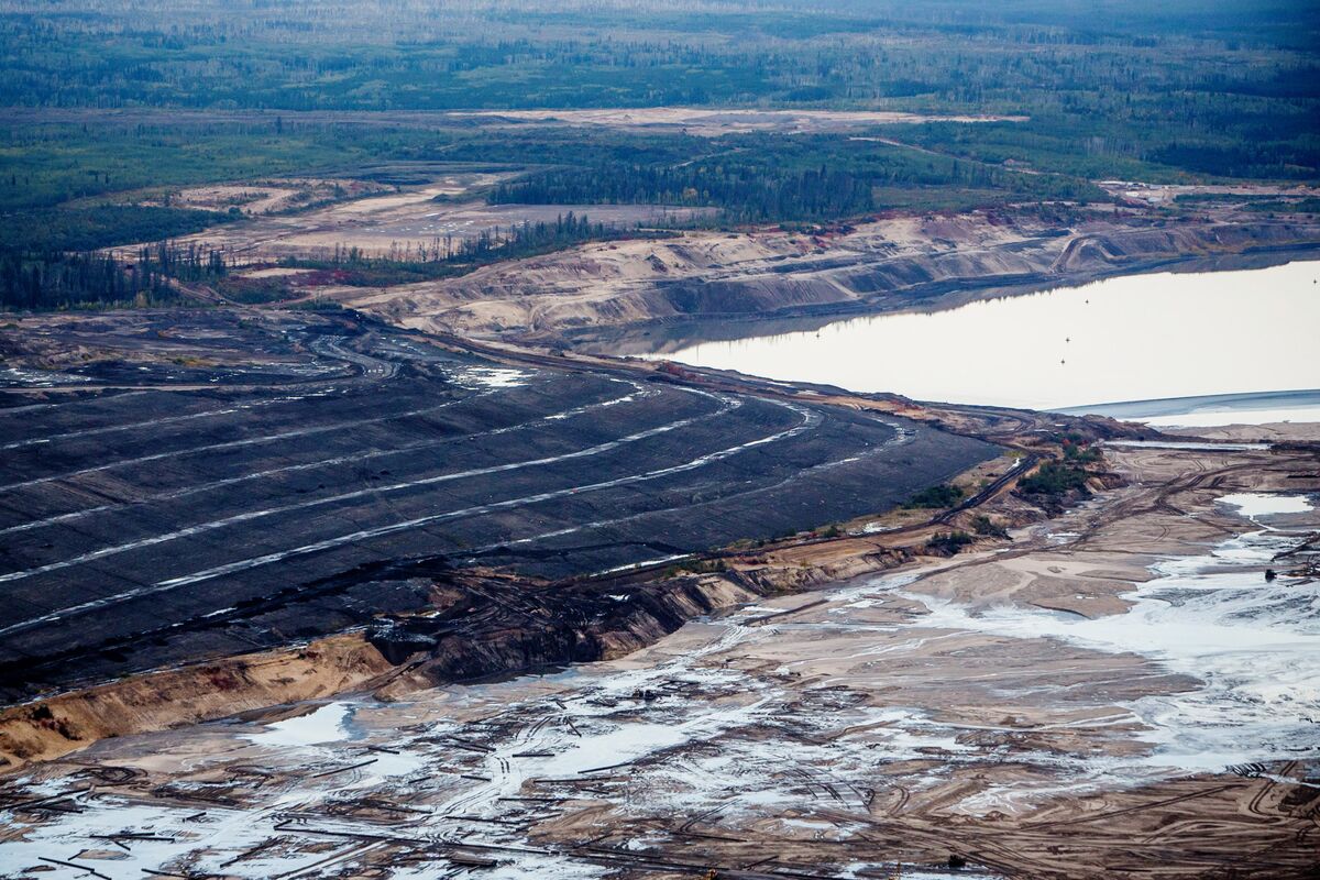 Canada’s Oil Sands Need C$65 Billion to Hit 2030 Climate Goals - Bloomberg