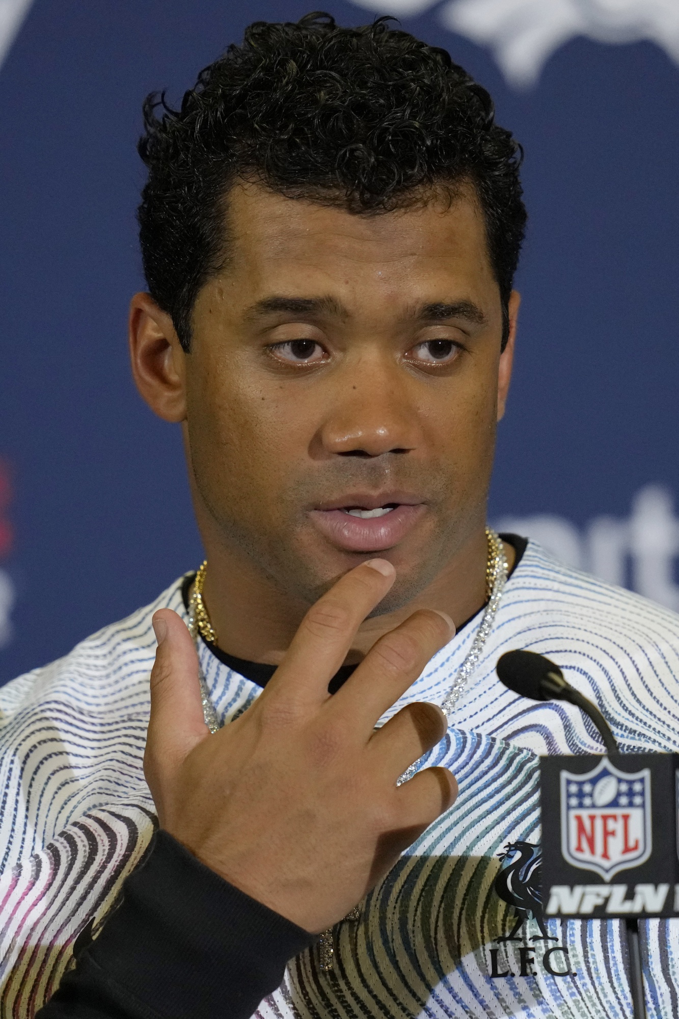 NFL World Reacts To The Russell Wilson Postgame News - The Spun