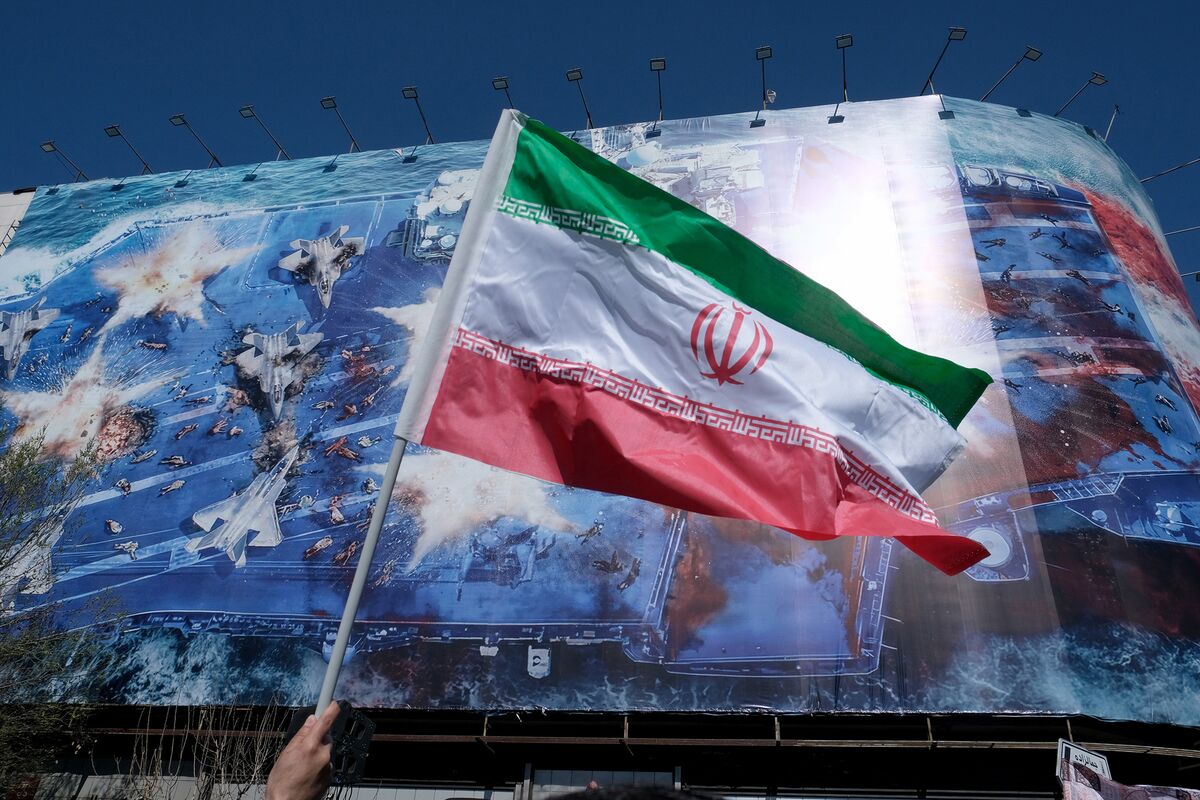 US Suffers First War Fatalities as Iran Widens Retaliation