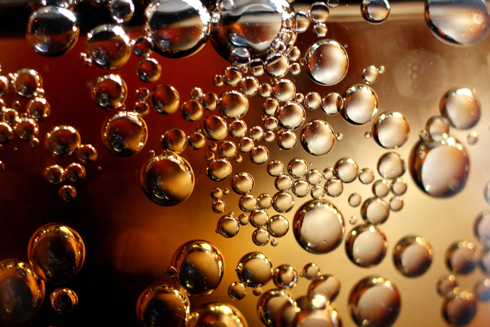 1498806253_RF_COLA_DRINKS_BUbbLES_SODA
