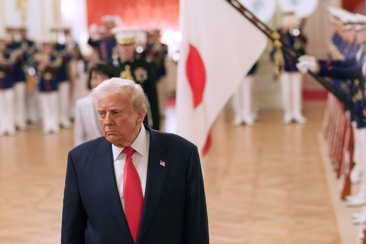 Trump Hosts Tokyo Dinner with Apple Salesforce Anduril Chiefs to Boost Japanese US Investment
