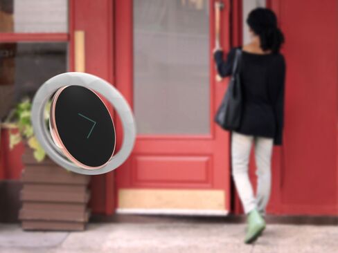 Flare flies in front of you, showing the way when you need navigation.