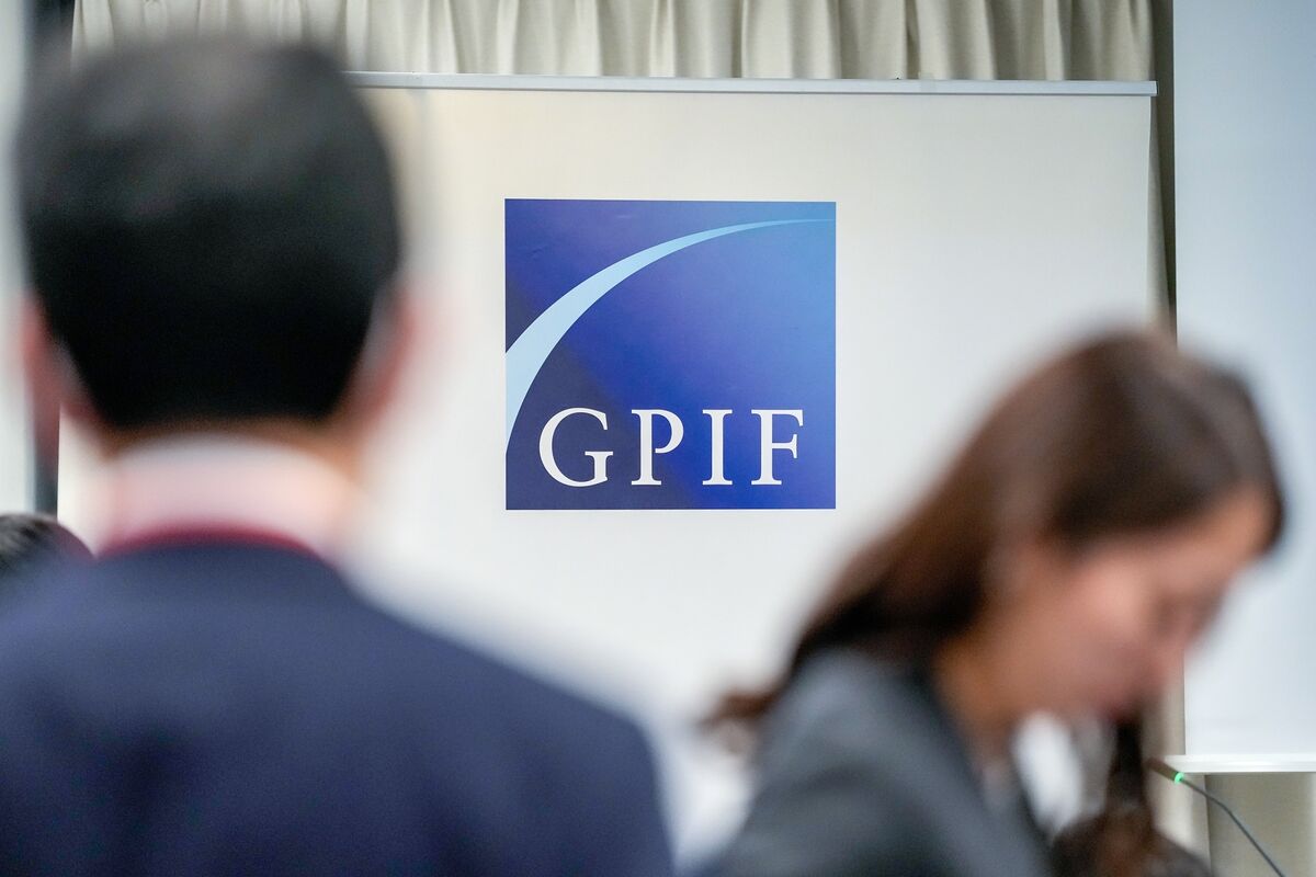 Japan’s GPIF May Sell $62 Billion of Treasuries, Santander Says