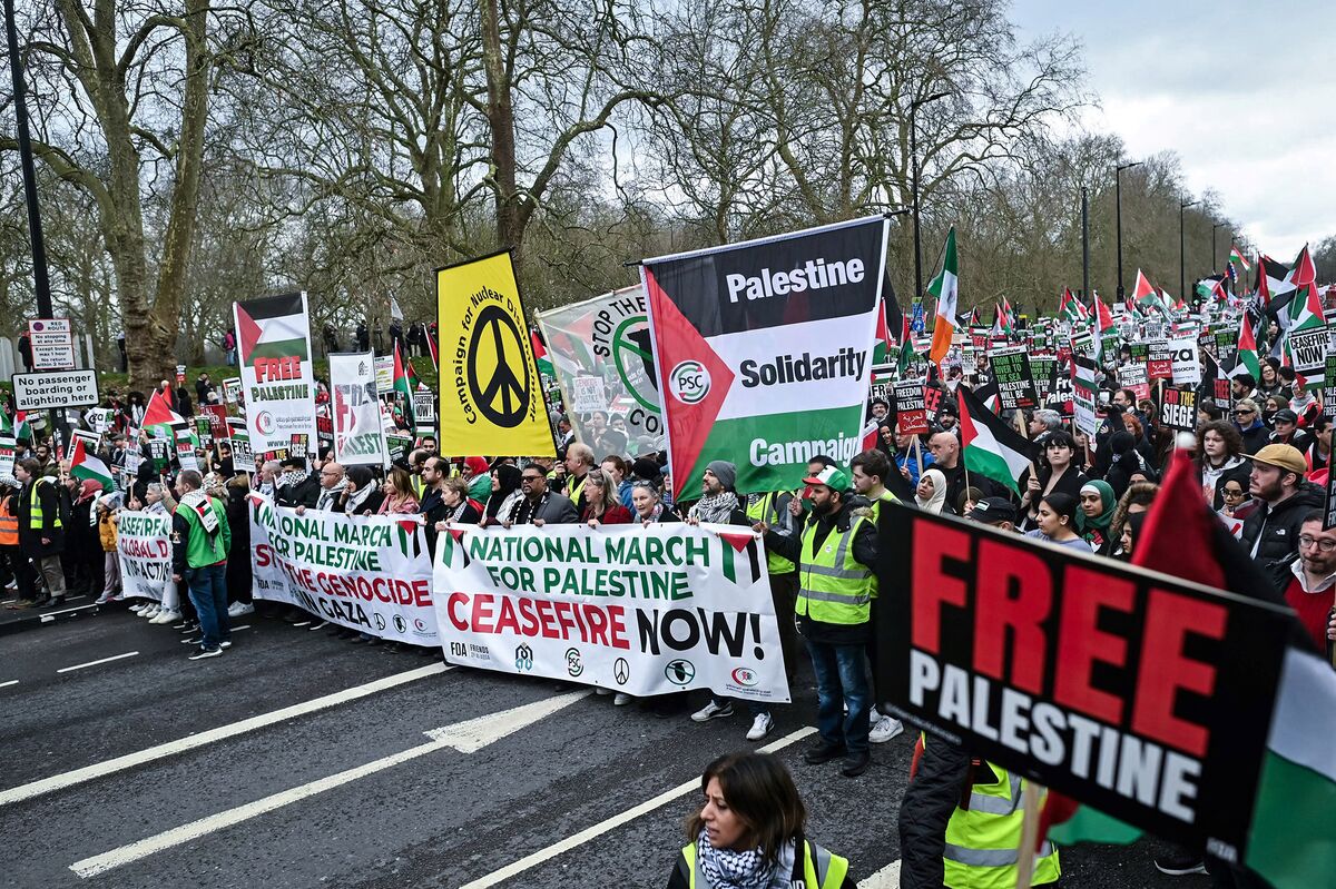 Ten Arrested at Pro-Palestine Demonstration in Central London - Bloomberg