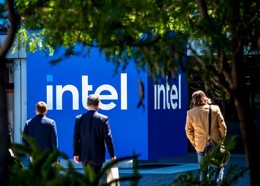 Intel’s Money Woes Throw Biden Team’s Chip Strategy Into Turmoil