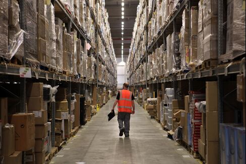 Warehouses Win Investors as Unsung Internet Heroes