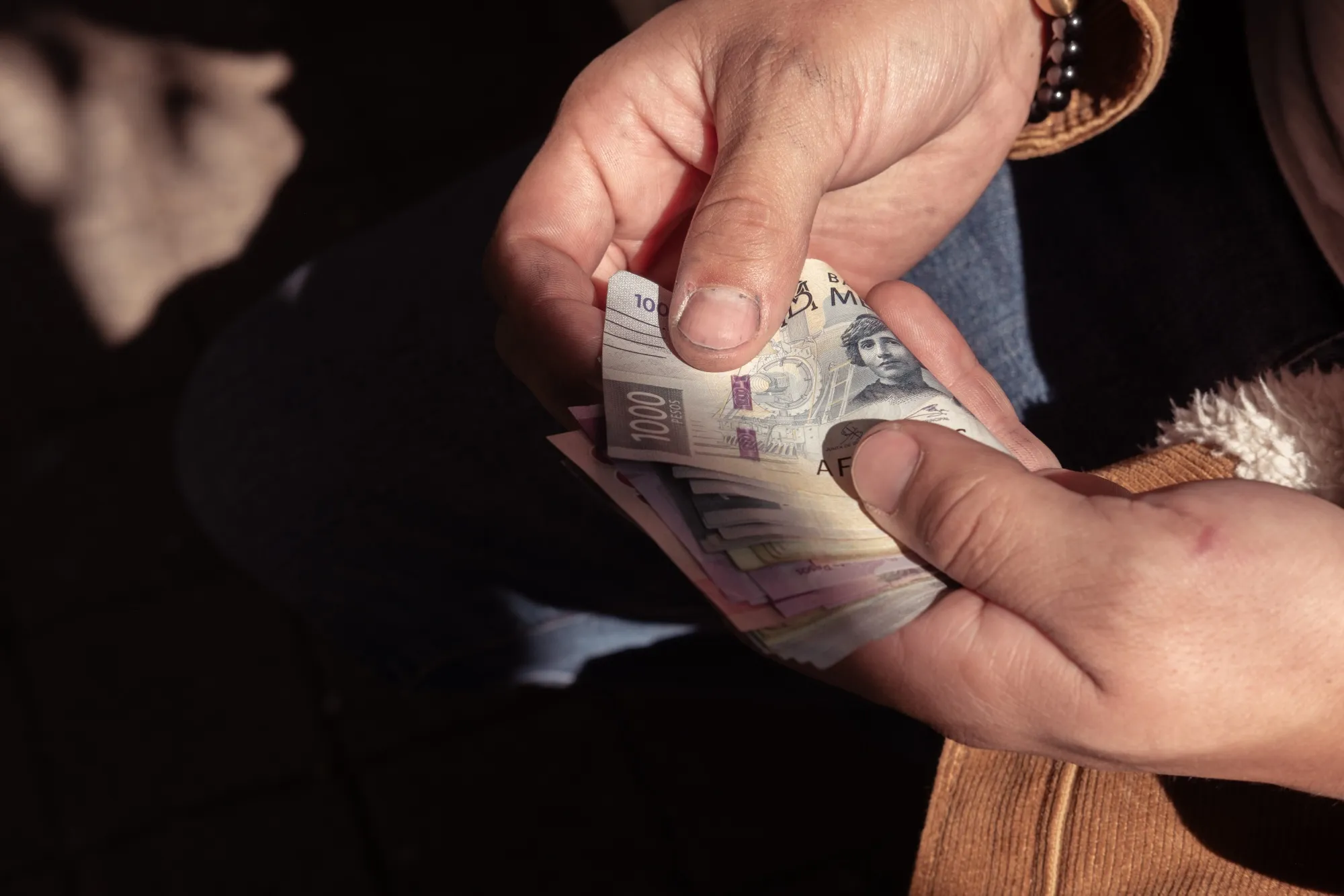 Most Mexicans&nbsp;prefer to handle everything in cash.&nbsp;