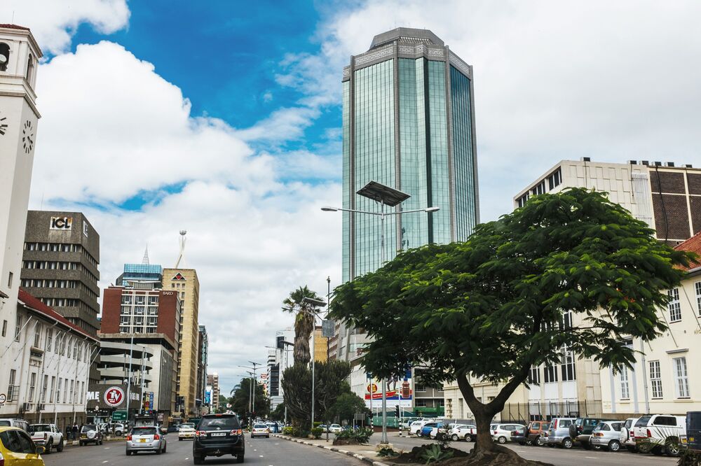 Riozim Halts Output As Central Bank Fails To Make Payments Bloomberg The Reserve Bank Of Zimbabwe In Harare