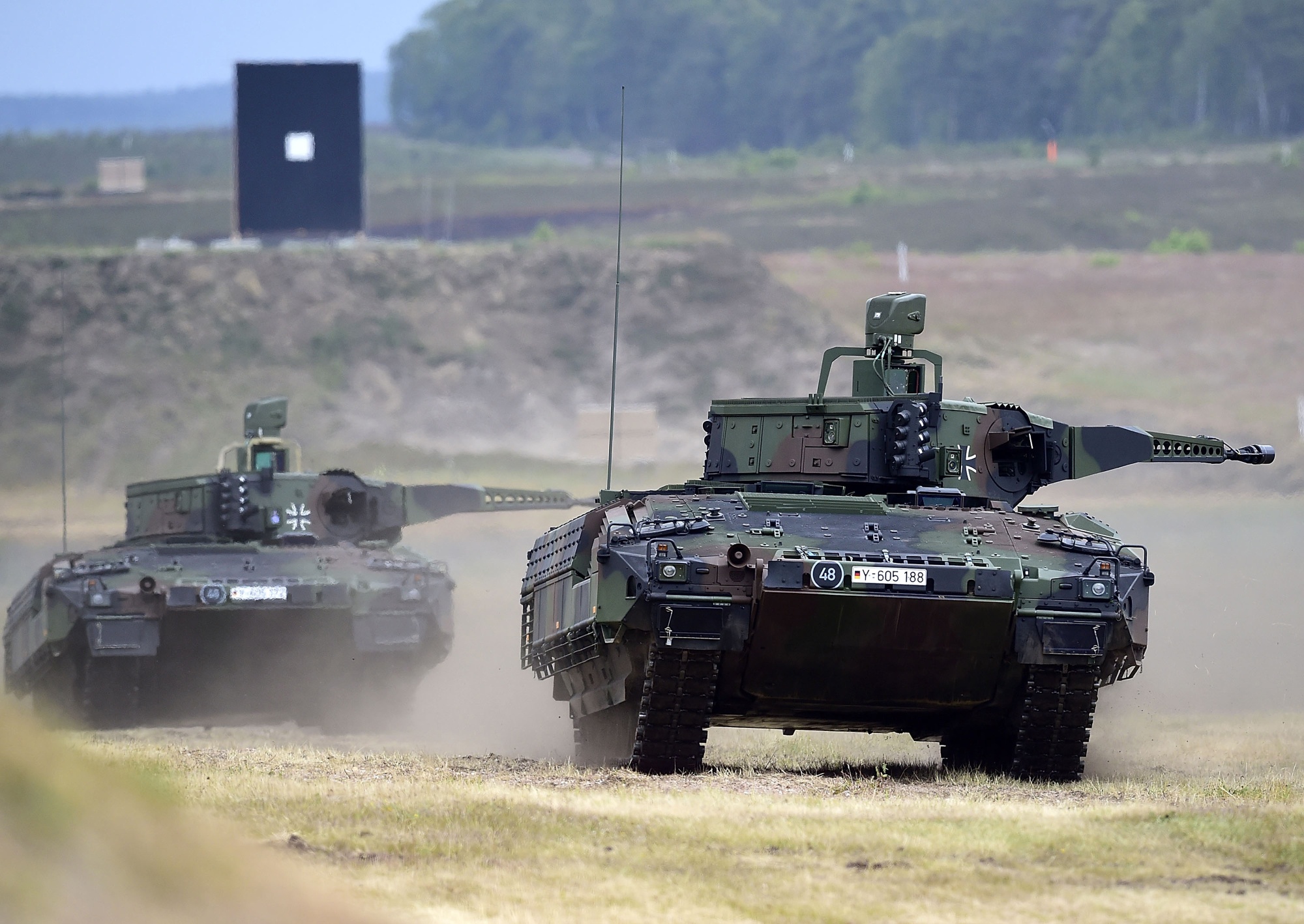 Corroderen chatten rijk Germany Approves €1.5 Billion Puma Combat-Vehicle Order - Bloomberg