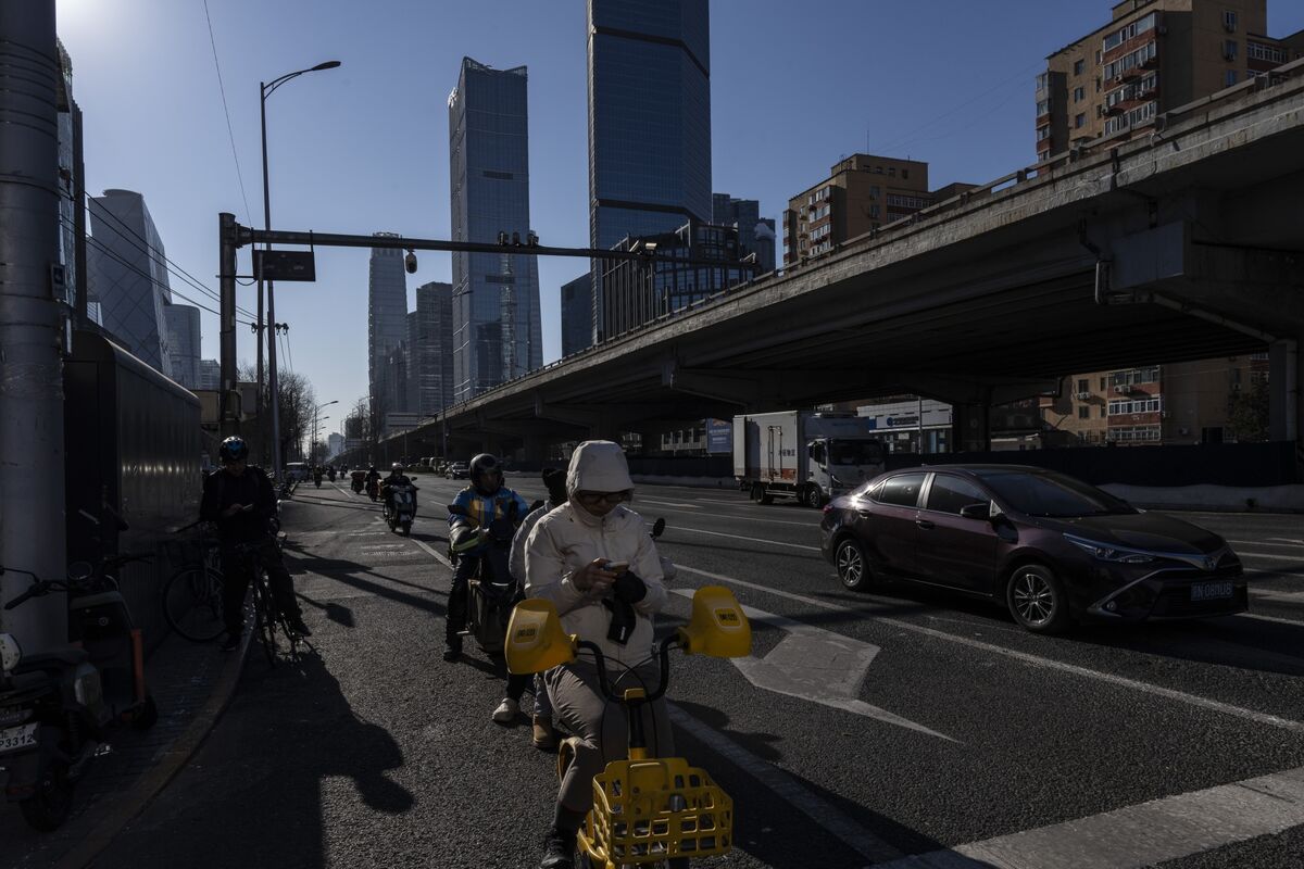 China’s FX Conversion Jumps to Record as Firms Rush Back to Yuan