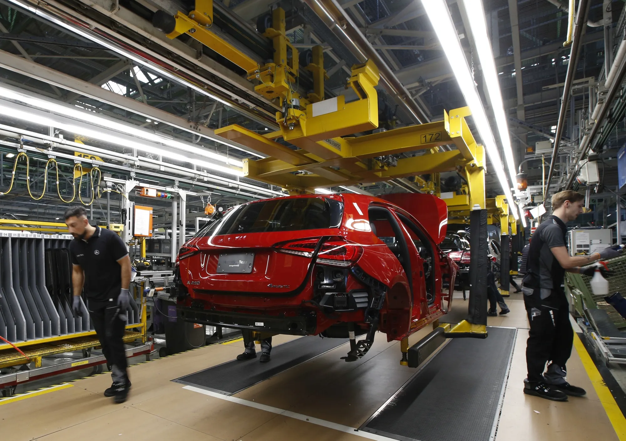 Daimler is preparing comprehensive&nbsp;cost-cutting.