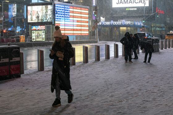New York Faces Season’s Heaviest Snow as Storm Comes East