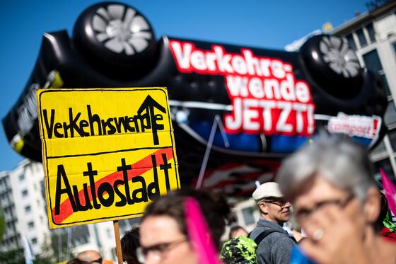 Thousands Protest at Frankfurt Car Show on Emissions Concern