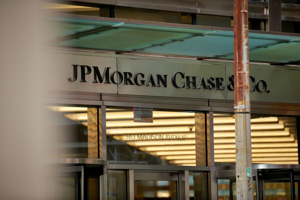 JPMorgan, StanChart Approved for Fully-Owned China Ventures - Bloomberg