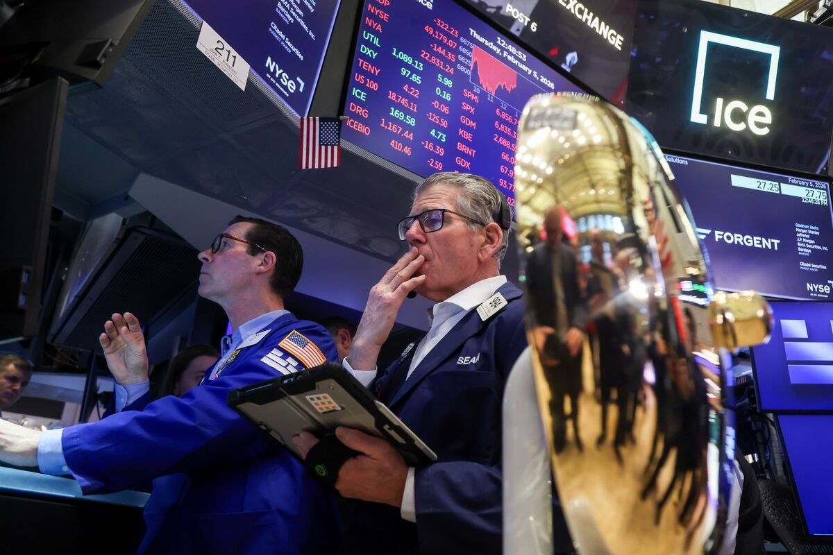 bloomberg.com - Isabelle Lee - Retail Traders Lashed by Crypto Rout After Wall Street Bet Big