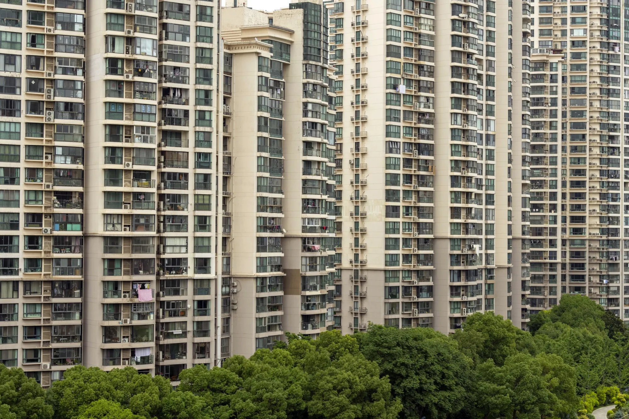 Shanghai reduced downpayment ratios to a minimum of 15% for first-time buyers.