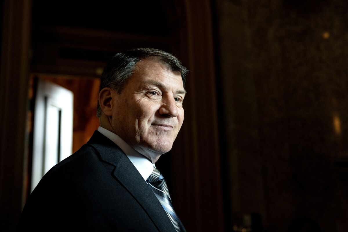 Mike Rounds Stands Up to Trump After Declaring Election Was Fair - Bloomberg