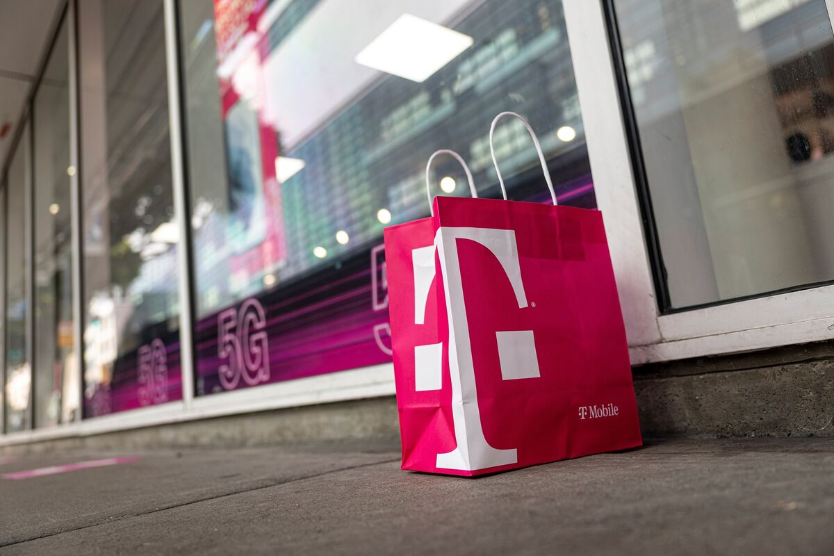 T-Mobile Glitch Shows Customer Data to Wrong Account Holders - Bloomberg