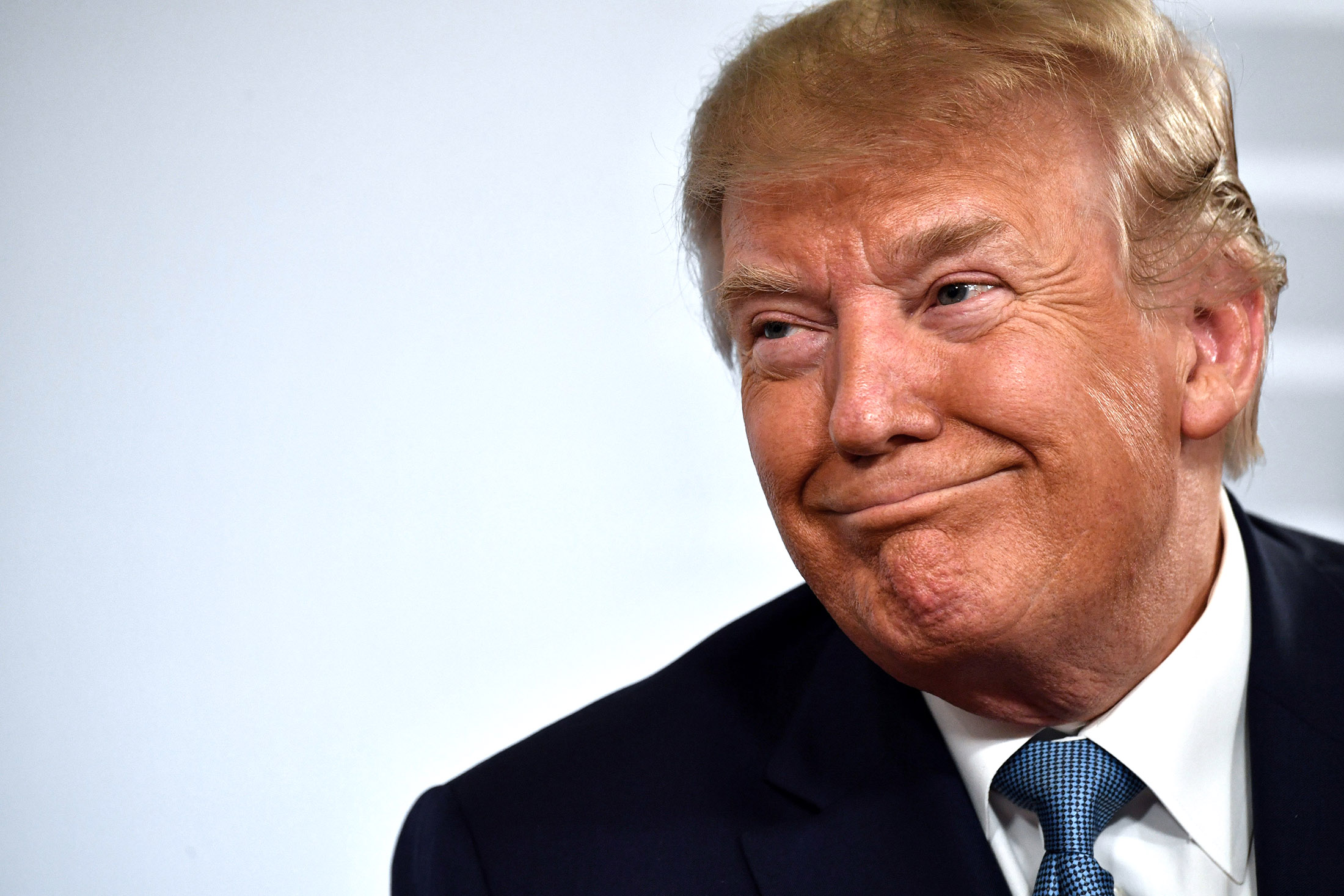 トランプ大統領は米企業に中国撤退強制する権限持つ 米財務長官 Bloomberg