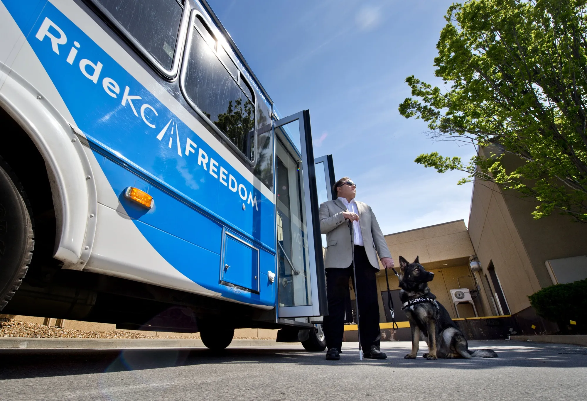 In 2017, Kansas City Area Transportation Authority president and CEO Robbie Makinen launched&nbsp;RideKC Freedom, an earlier microtransit program.&nbsp;