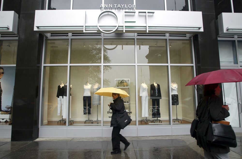 Wall Street Loft Store First To Open Post 9 11 Shut By Covid Bloomberg [ 655 x 1000 Pixel ]