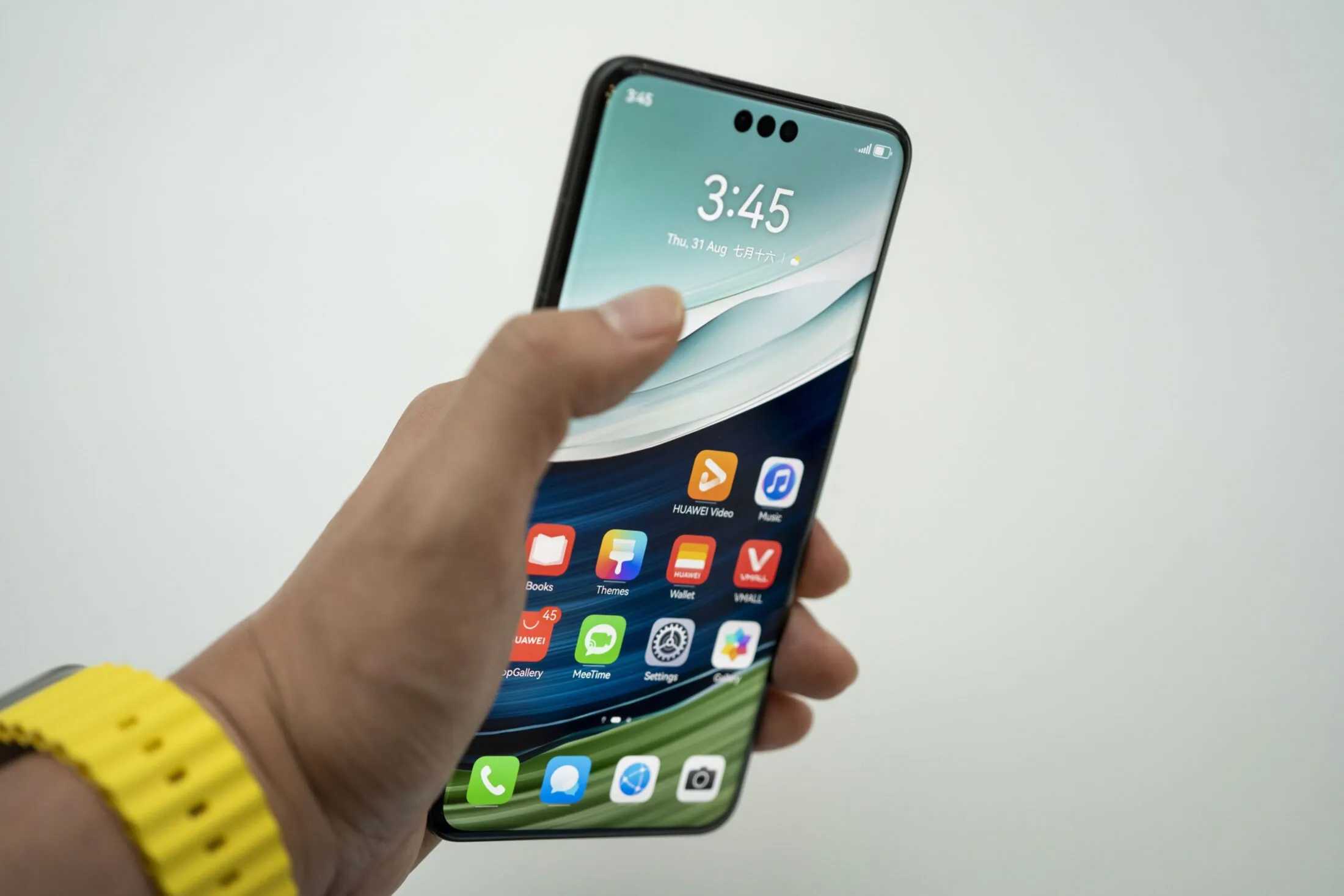 Huawei Mate 60 Pro Phone Gives Ammo to Biden Doubters on Huawei Mate 60 Pro Phone Gives Ammo to Biden Doubters on