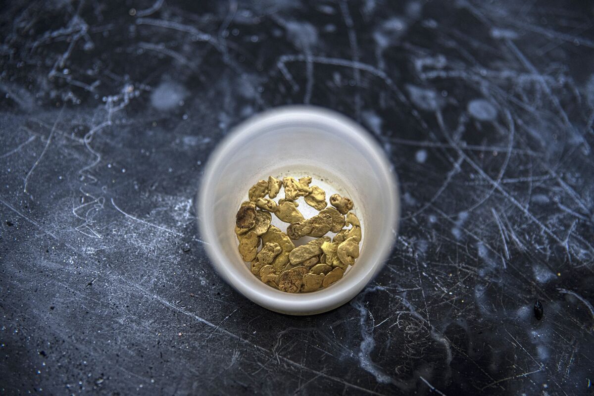 Bolivia Raises $589 Million Against Future Gold Deliveries