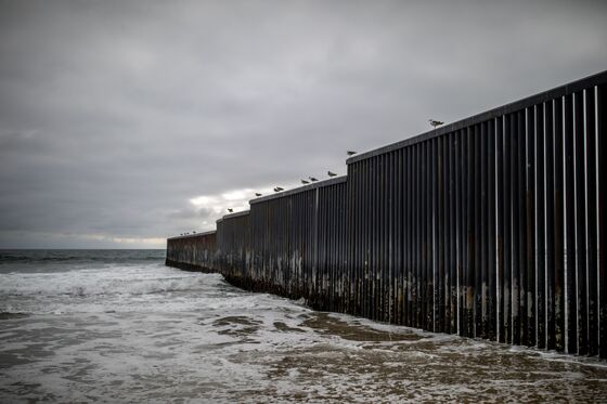 Mexico Creates Vaccine Oasis in Bid to Reopen U.S. Border