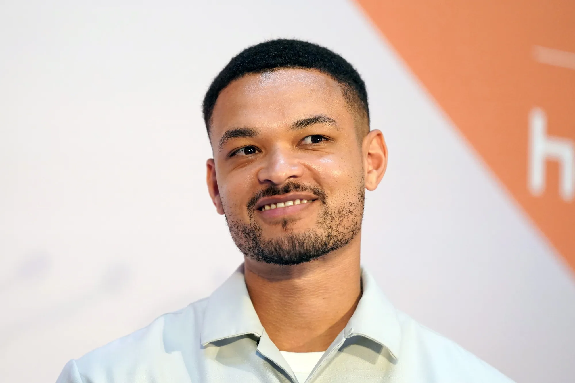 British Podcasters Are Angling for US Listeners - Bloomberg