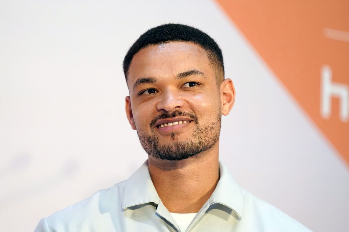 British Podcasters Are Angling for US Listeners - Bloomberg