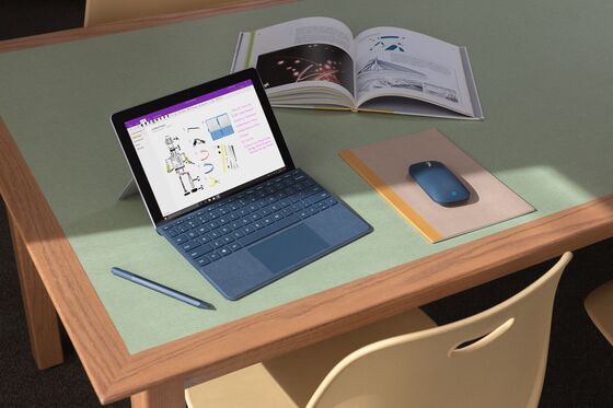 Microsoft Debuts $399 Surface Go Tablet, Taking on Cheaper iPads