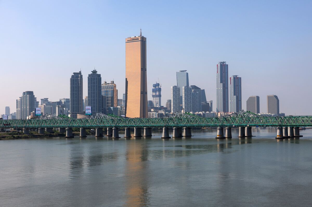 assets.bwbx.io image