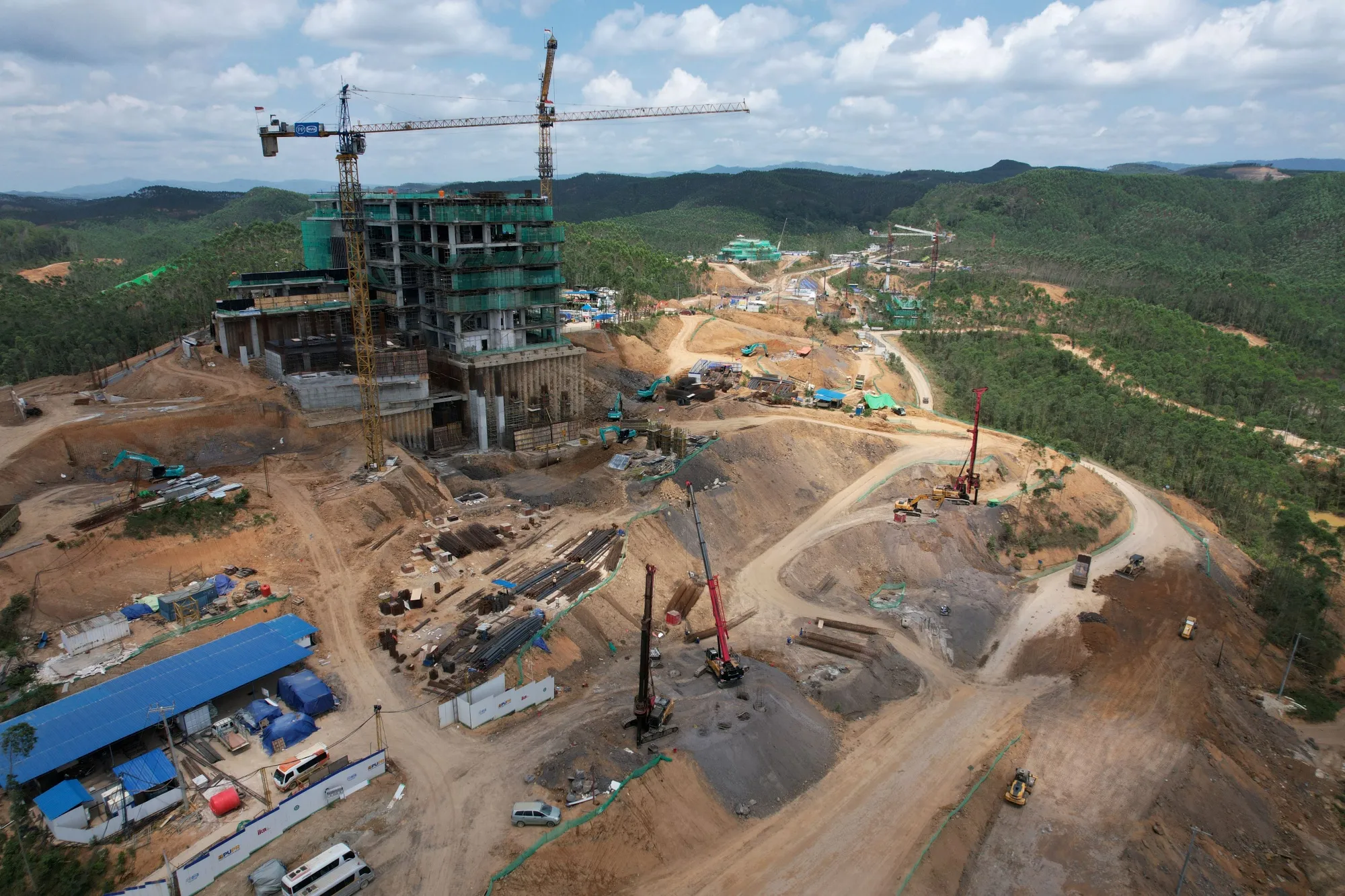 Construction of the Presidential Palace at the new national capital Nusantara in 2023.