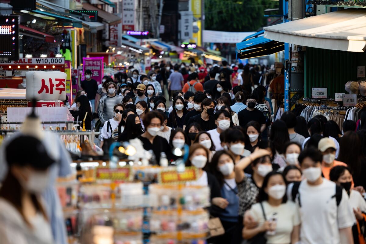 Korea Plans Handouts for 80% of Households With Extra Budget - Bloomberg