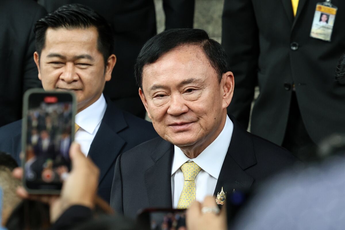 Former Thai PM Thaksin Leaves Thailand Before Court Ruling, Party Faces Political Shift