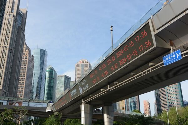 Chinese Stocks in Worst Slump Since January as Policy Hopes Fade