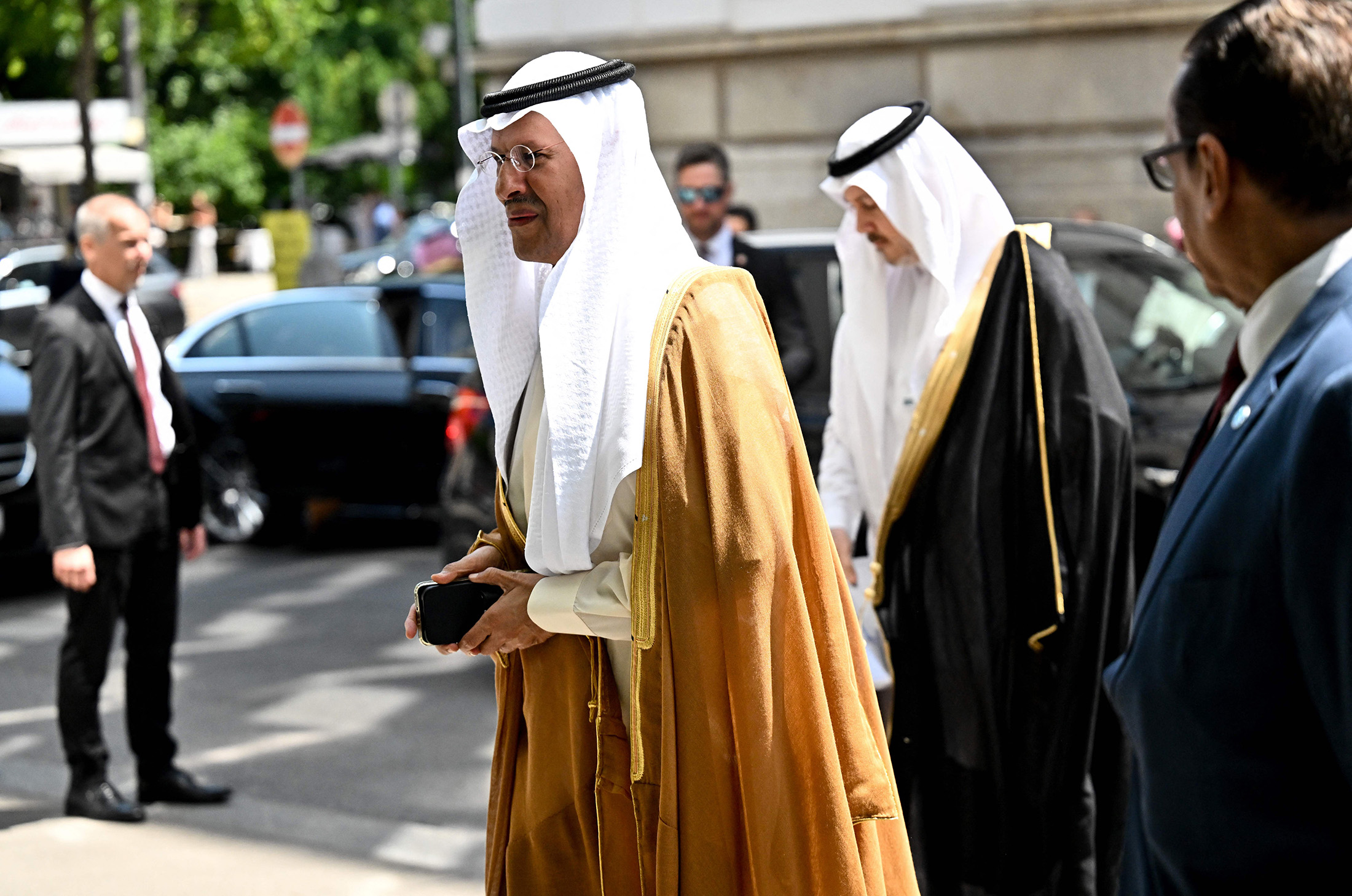 Саудовская аравия опек. Министр энергетики Саудовской Аравии принц Абдель Азиз Бен Салман. Салман Саудовская Аравия. Принц Саудовской Аравии 2023. Саудовская Аравия женщины.