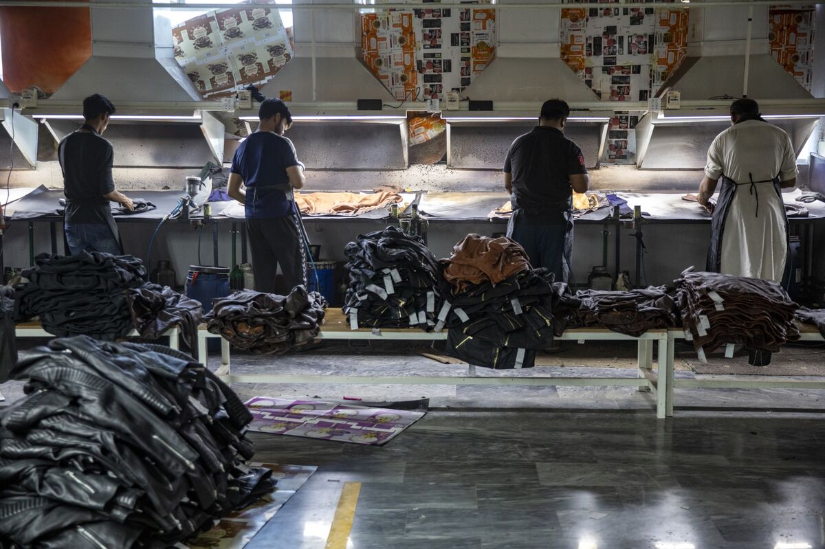 Pakistan Revises FY25 GDP Growth Expansion Higher to 3.04%